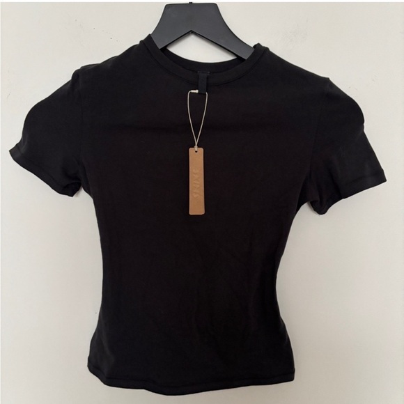 SKIMS COTTON JERSEY TSHIRT T-Shirt M Medium SOOT BLACK NWT New - Picture 2 of 4